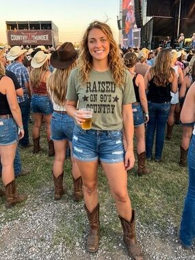 🤠EUC Tultex "RAISED⭐️ON 90’S⭐️COUNTRY🎶 Graphic T-shirt" Heathered Olive🫒Black🖤XL